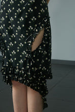 Load image into Gallery viewer, Daisy Print Silk Skirt