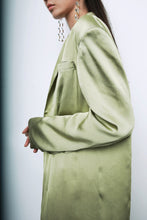 Load image into Gallery viewer, Silky Lightweight Blazer

