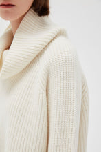Load image into Gallery viewer, Ribbed Turtleneck Crop Sweater
