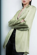 Load image into Gallery viewer, Silky Lightweight Blazer
