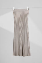 Load image into Gallery viewer, Pleated Knit Skirt
