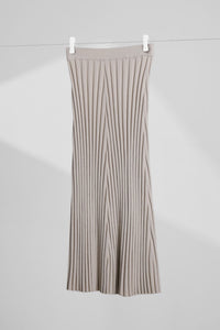 Pleated Knit Skirt
