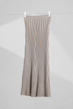 Load image into Gallery viewer, Pleated Knit Skirt
