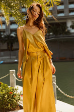 Load image into Gallery viewer, Pleated Loose Crop Pants
