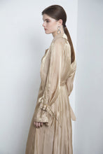 Load image into Gallery viewer, Pleated Back Trench Coat
